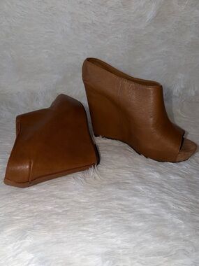 Steve Madden Chic Cognac Wedges